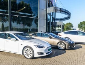 Çin’de üretilen Tesla’nın vergisi düşebilir