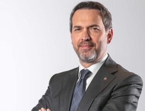 Bakan Bayraktar: Yeni yüzer doğal gaz üretim platformu Türkiye’de