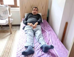 Ambulans Kazasında Yaralanan Sağlık Personeli 15 Yıldır Yatağa Mahkum
