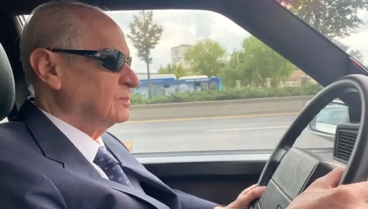 Bahçeli, Ferdi Tayfur şarkısı eşliğinde arabasıyla Ankara sokaklarını dolaştı