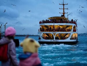 İstanbul Boğazı’nda gemi trafiği askıya alındı, Şehir Hatları’nda iptaller var