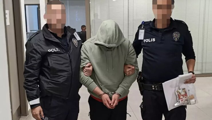 Sahte pasaportla Türkiye’ye girmeye çalışırken yakalandı